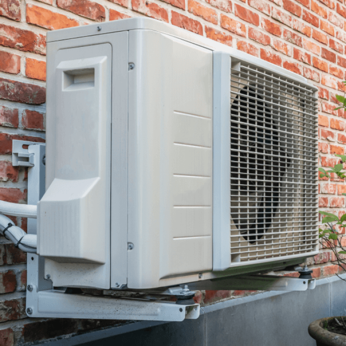 heatpump-aside-house heatpump-aside-house